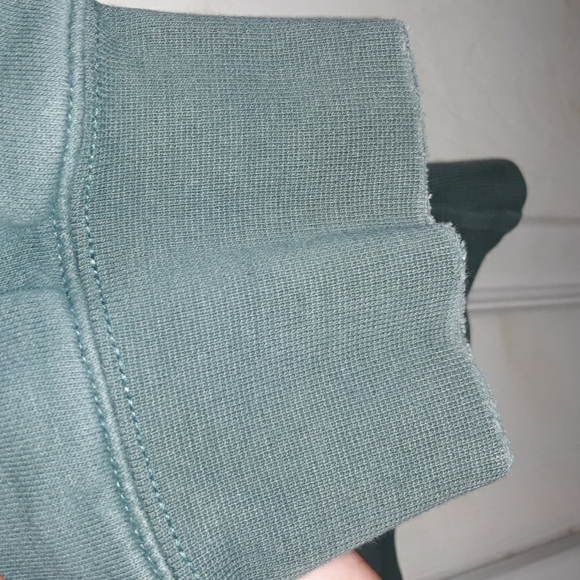 American Eagle Relaxed/Distressed Crew Neck Sweatshirt 2021 - Picture 8 of 14